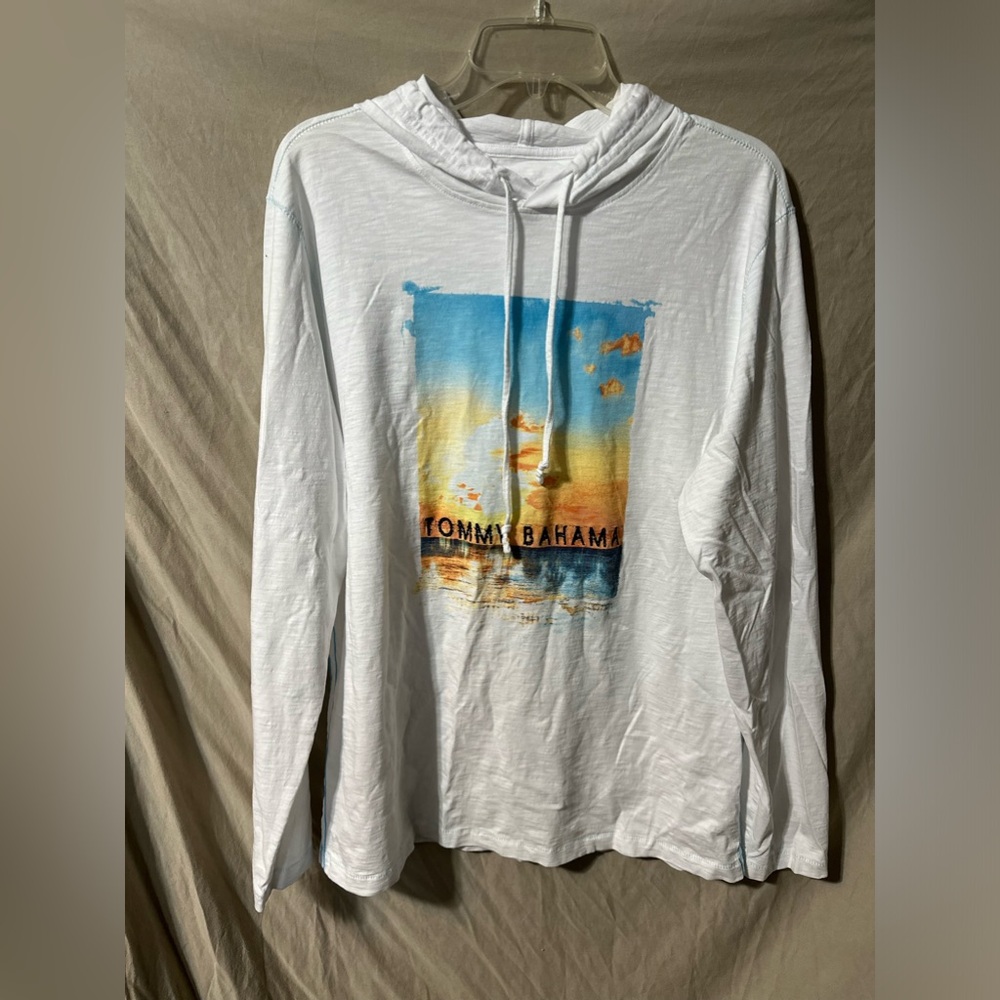 Tommy Bahama tshirt weight hoodie size large